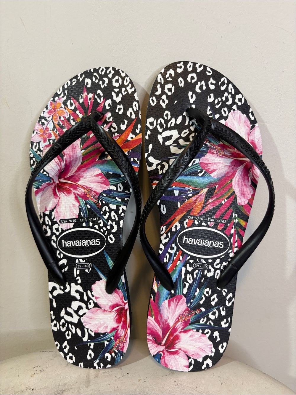 Havaianas Slim Animal Floral Flip Flops Black and White Cheetah Pink Hibiscus
